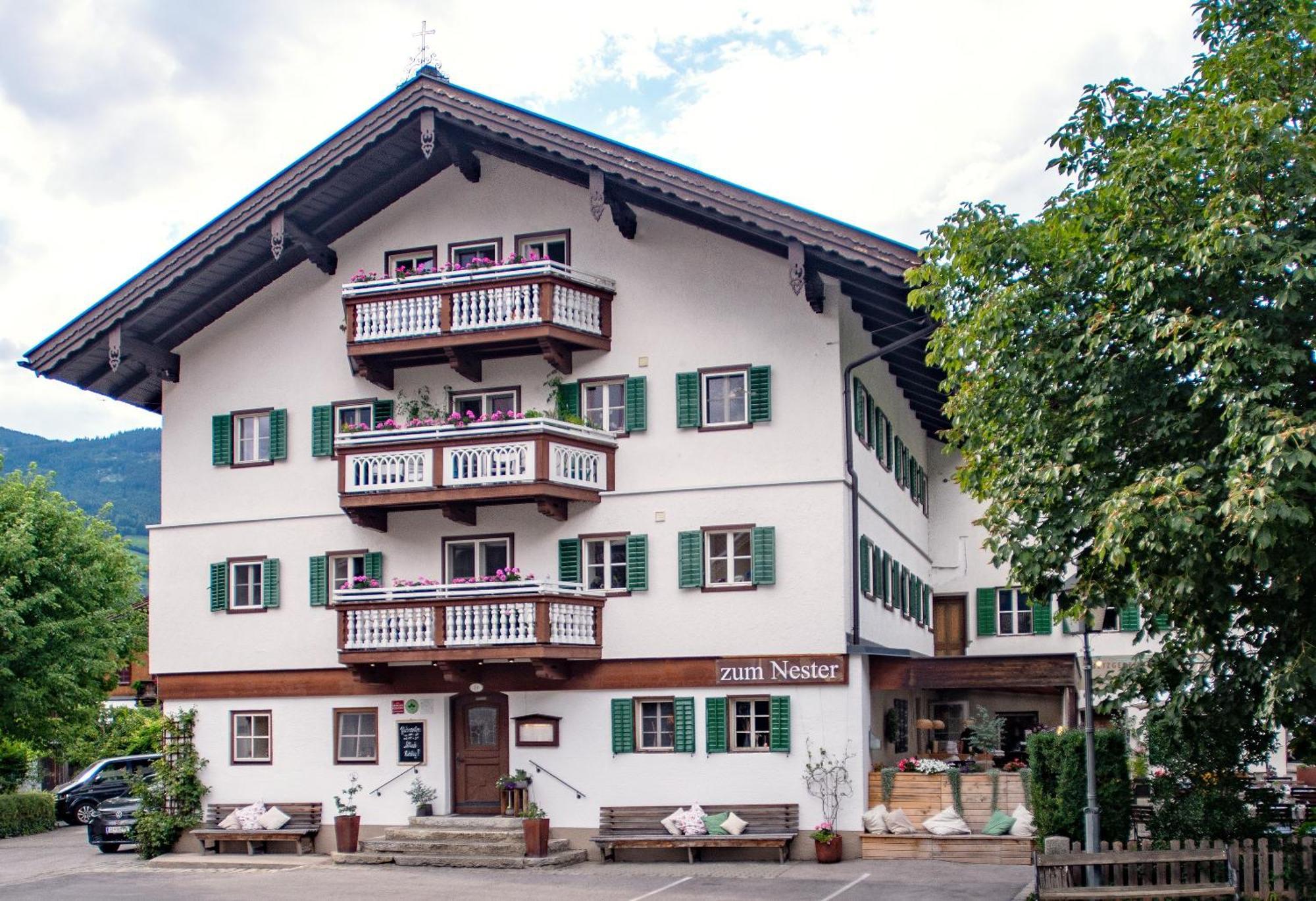 Apartment Nester Stumm Bagian luar foto